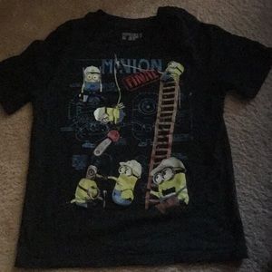 Despicable me short sleeve size Medium